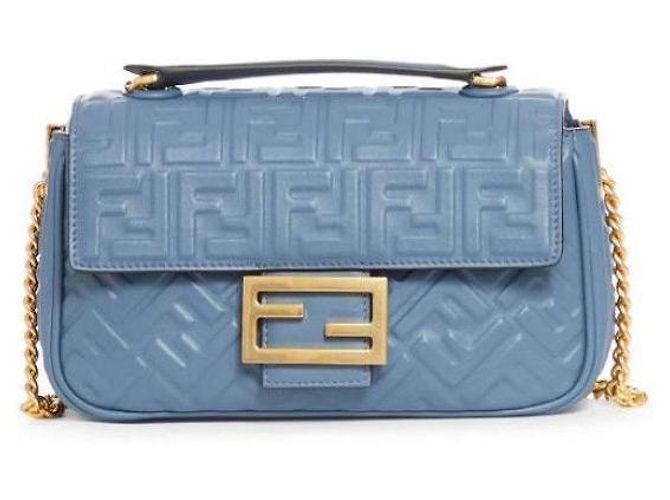 Fendi Bolsa midi de couro Napa com corrente Baguette Azul