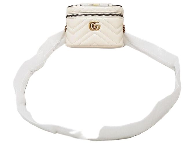 Gucci Bolsa transversal GG Marmont Mini com alça de mão e corrente Prata