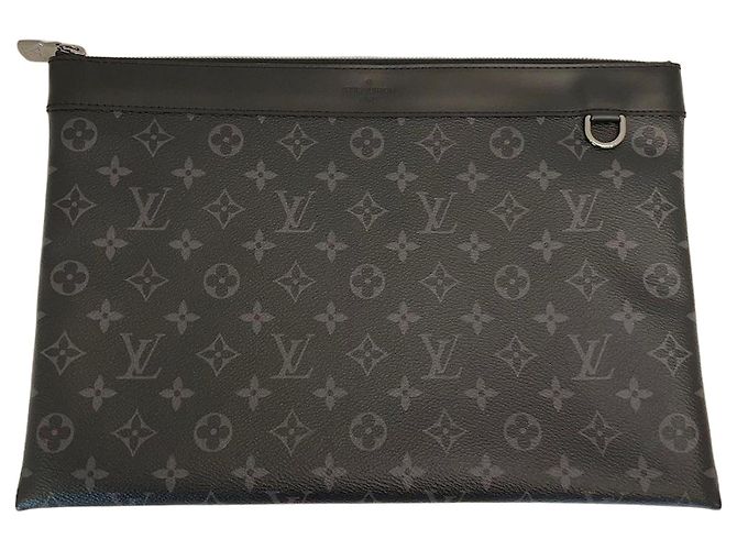 Louis Vuitton Pochette Clutch Preto