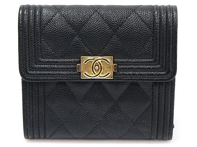 Chanel Portafoglio Boy in Caviar Nero e Oro