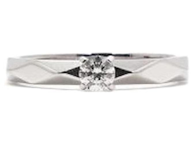 Boucheron Platinring mit facettiertem Solitär-Diamant Silber