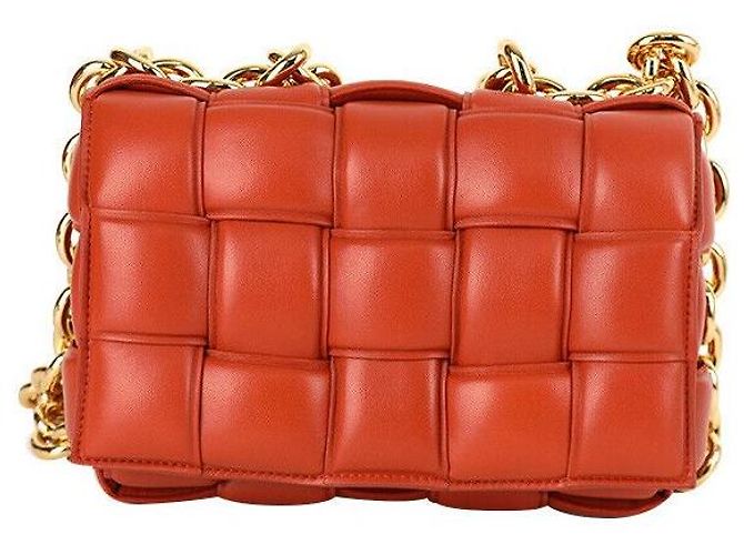 Cassette Bottega Veneta Bolsa de ombro com corrente acolchoada Vermelho