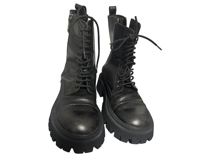 Botines de Cuero Negro Balenciaga