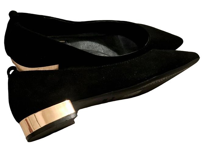 Autre Marque Escarpins noirs avec talon doré