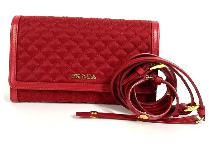Saffiano Carteira de ombro com corrente acolchoada Prada em vermelho