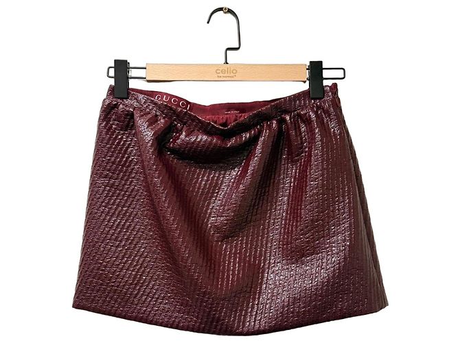 Gucci Kurze bordeauxfarbene Lederrock