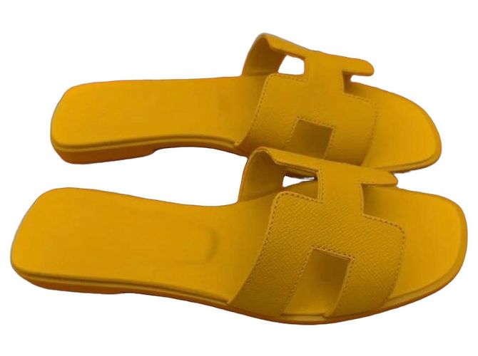 Hermès Oran Sandalen Gelb Leder