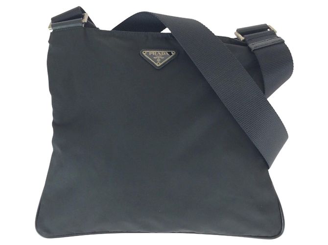Bolsa de Ombro Prada em Nylon e Couro com Logotipo Triângulo Tessuto Preto