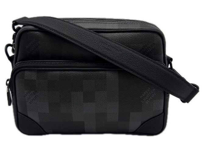 Louis Vuitton Damouflage Nile Messenger Shoulder Bag Brown Black