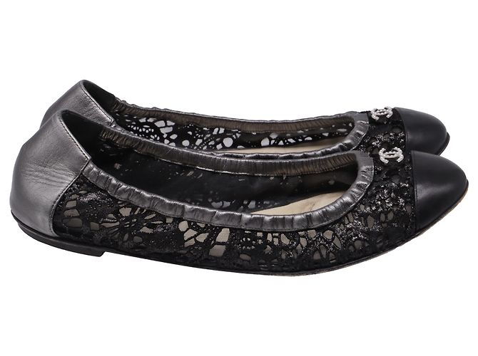 Timeless  Chanel Lace-Accent CC Cap Toe Ballet Flats in Black Leather
