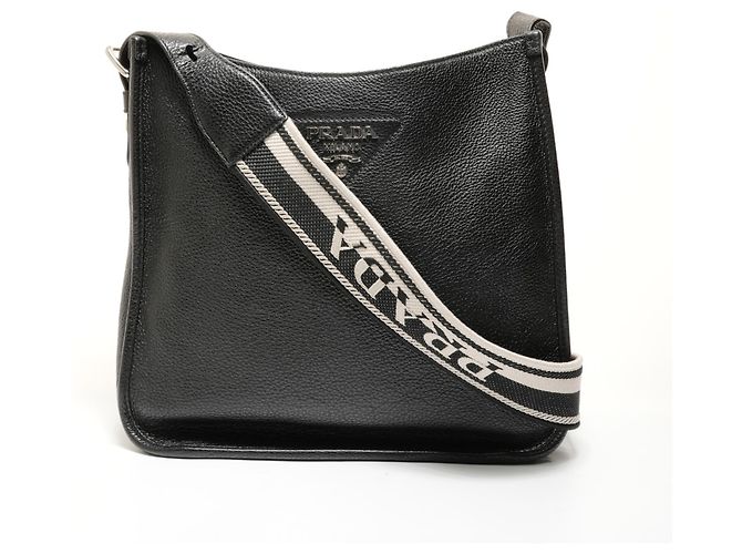 Borsa a spalla in pelle nera Prada Nero