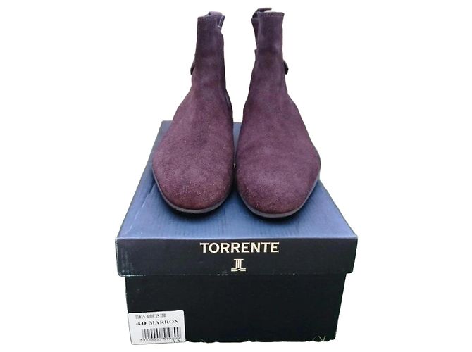 Botas ankle Torrente em camurça marrom