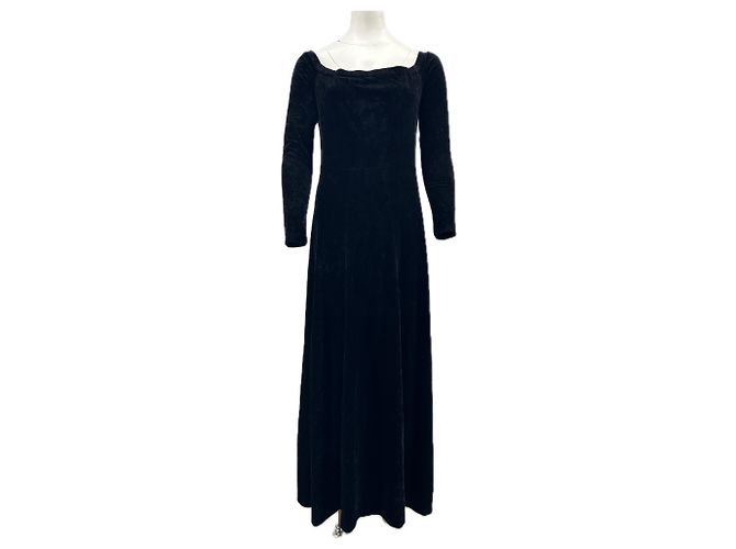 Chanel Langes schwarzes Samtkleid