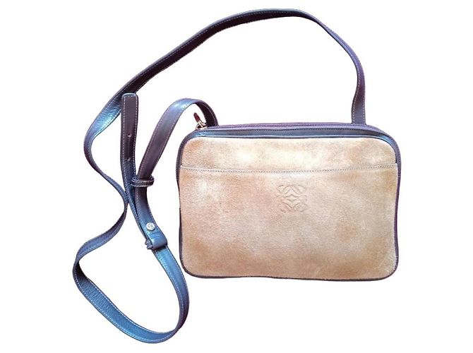 Sac à épaule Loewe Anagram en daim doré. Sable Chocolat Bijouterie dorée