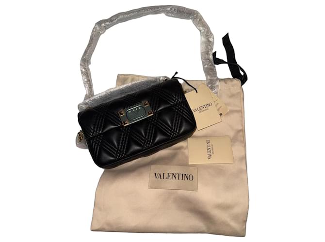 Sac à bandoulière Valentino Garavani en cuir noir matelassé 