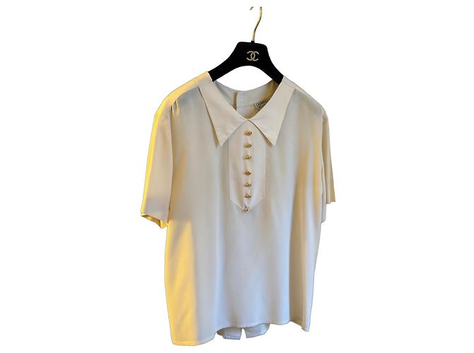 Camisa excepcional da Chanel Cru Creme Fora de branco