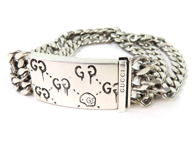 Pulseira charm em prata SV925 com padrão GG e caveira Gucci Ghost