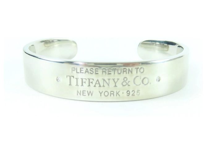 Return to Tiffany Tiffany & Co. Return to Narrow Cuff Silver Bangle