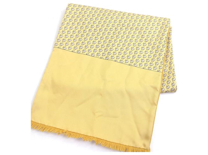 Hermès Chal de seda de angora con estampado de ciervo HERMES Amarillo