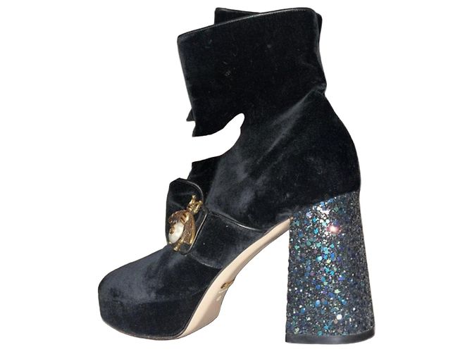 Gucci Schwarze Samt-Stiefeletten mit Glitzerabsatz