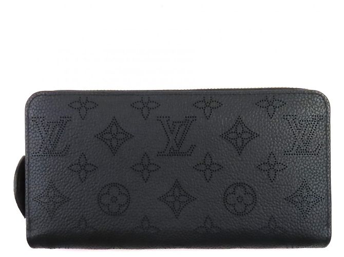 Louis Vuitton Mahina Noir Long Wallet