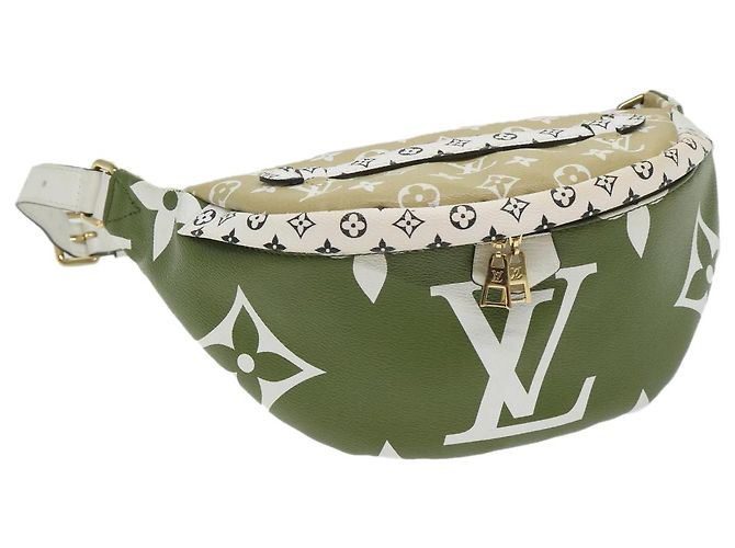 LOUIS VUITTON Sac Banane Monogram Géant Sac de Corps Khaki M44611 LV Auth 57013SAM Kaki