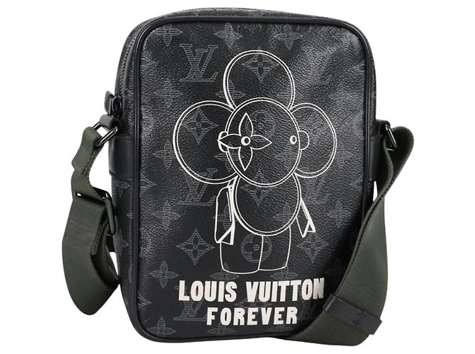 LOUIS VUITTON Bolsa de Ombro Monogram Eclipse DanubePM M43677 LV Auth 133254SAM Monograma