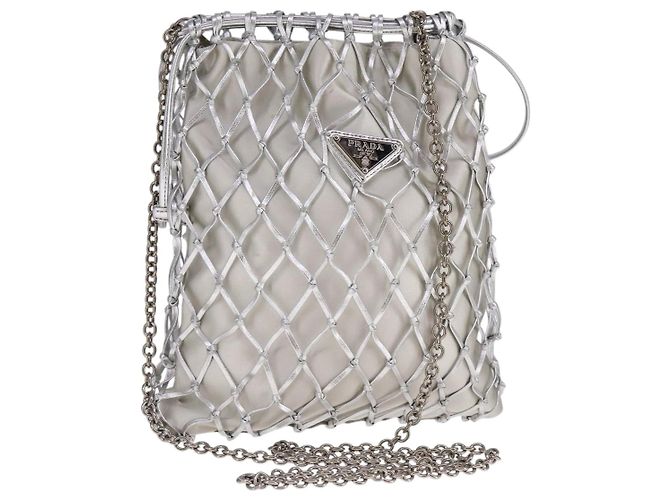Bolsa de Ombro com Corrente PRADA Satin Prata Auth 108034SAV