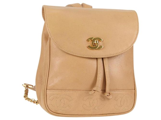 Mochila CHANEL em couro de bezerro bege ouro CC Auth kk466V Dourado