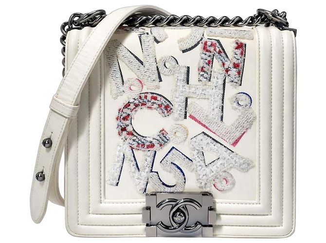 Le Boy Bolsa Boy pequena em couro de cordeiro Graffiti edição limitada 14S da Chanel