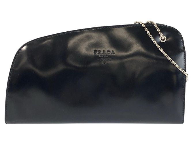 Bolso de cadena de charol azul marino Prada