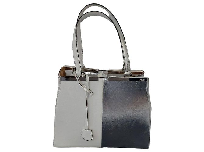 Bolsa Fendi em couro branco e prata modelo 3jours Metálico
