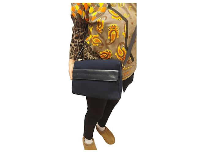 Sac à bandoulière Valentino Garavani en toile bleu marine et cuir 