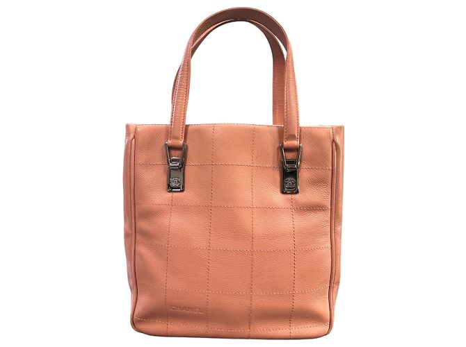 Timeless Bolsa de couro Chanel em rosa claro