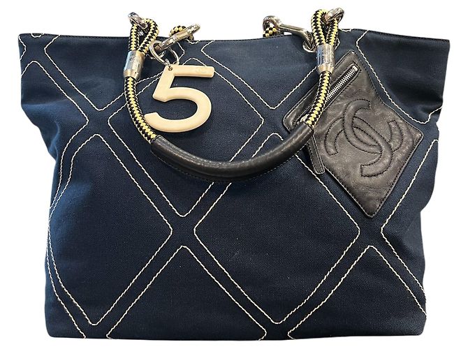 Borsa Chanel 2004 in blu notte