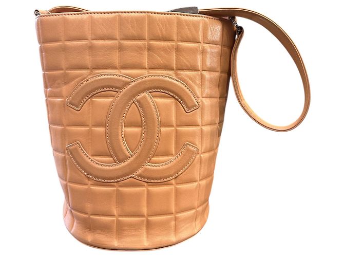 Timeless Chanel-Handtasche 2002 aus hellrosa gestepptem Leder