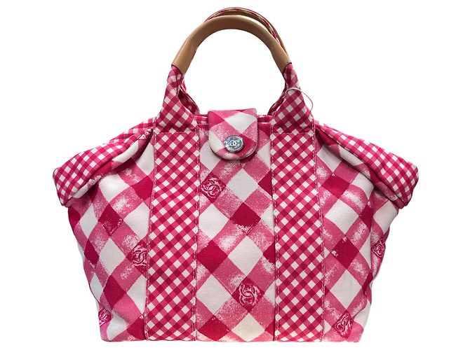 Timeless Borsa in tessuto rosa e bianco Chanel 2010