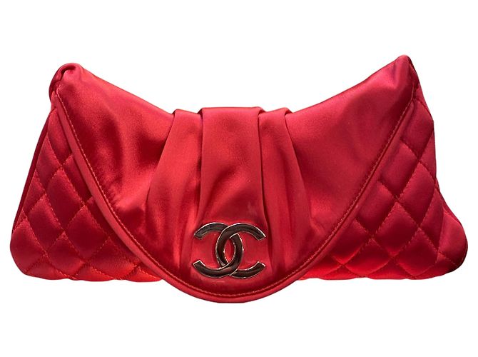 Sac de soirée en satin rose Chanel 2009