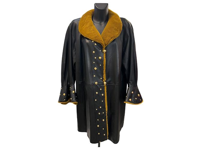 Yves Saint Laurent Mantel 