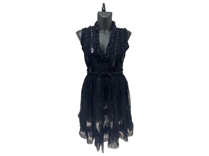 Abito in pizzo nero Givenchy con cerniere