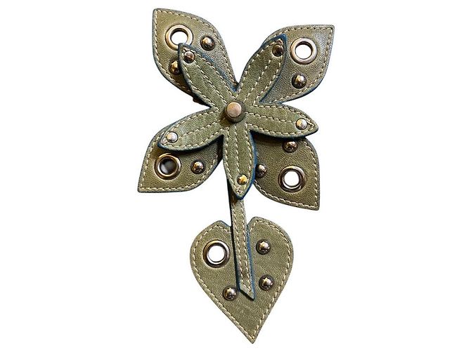 Spilla floreale verde abete Miu Miu
