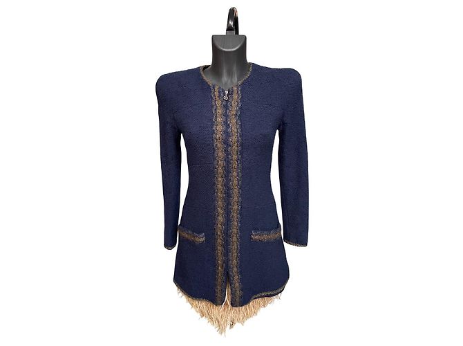 Timeless Chanel Boutique Navy Bouclé Knit Jacket CC Zip