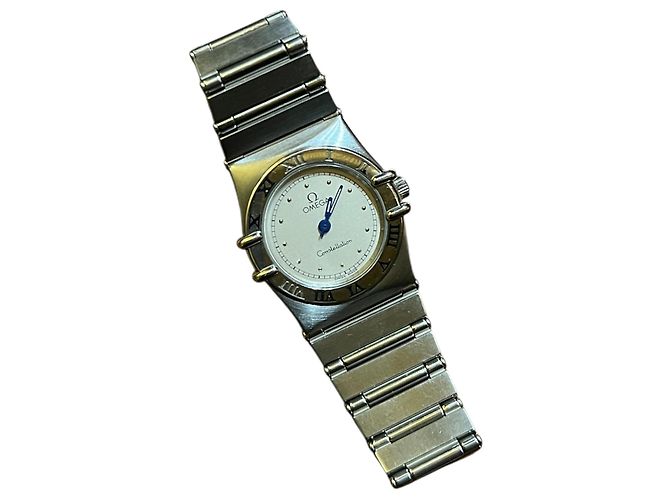 Reloj OMEGA elegante en plata