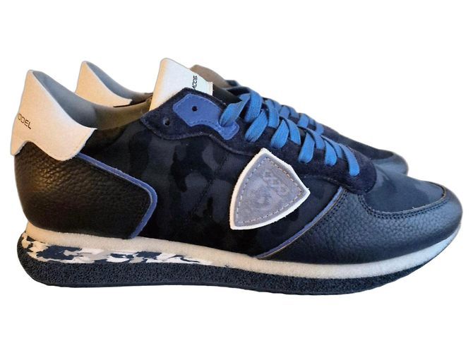 Philippe Model Baskets basses en cuir et daim avec camouflage bleu Noir Blanc