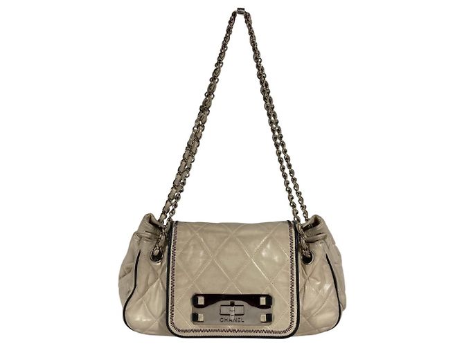 Sac matelassé Chanel East West CC Coco Mark Logo