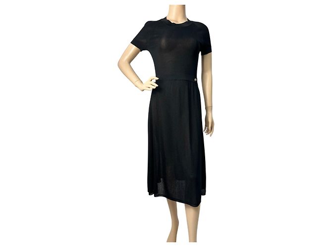 Schwarzes Strick-Midi-Kleid von Chanel Größe 38 Gebraucht