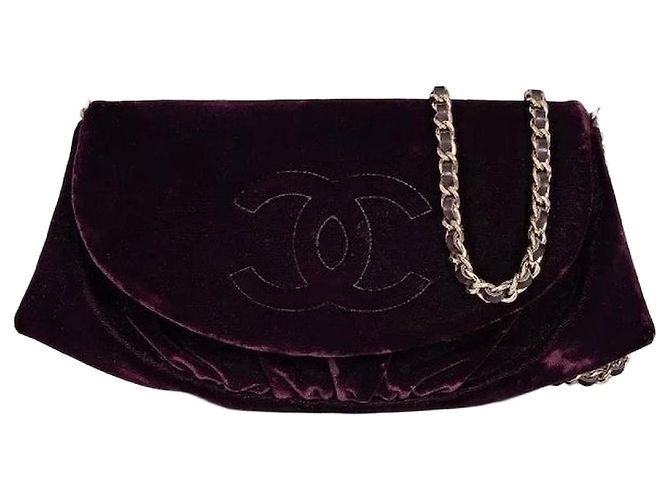 Wallet On Chain Carteira meia-lua roxa Chanel com corrente usada