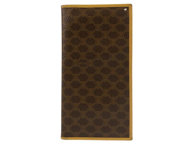 Céline Carteira longa em PVC marrom Macadam Celine