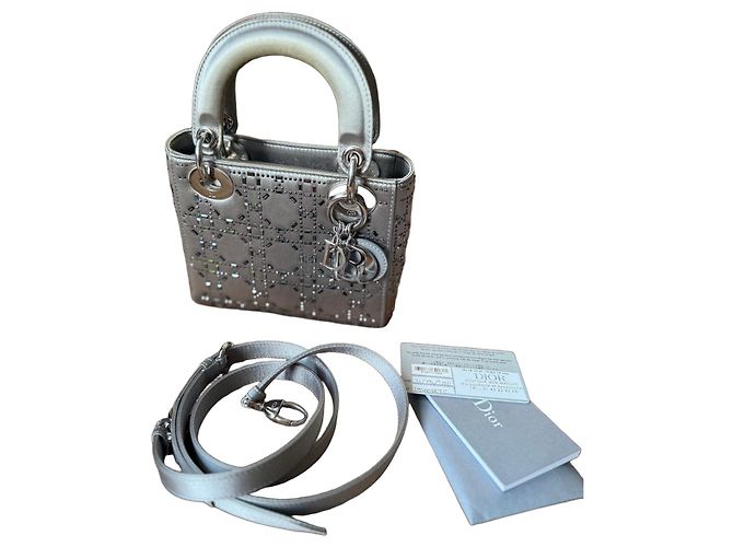 Dior Lady Dior Mini Bolsa Prateada com Strass Prata