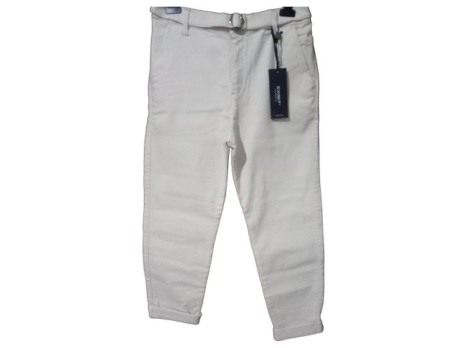 Autre Marque Exibit-Hosen mit Gürtel, Neu mit Etikett Weiß